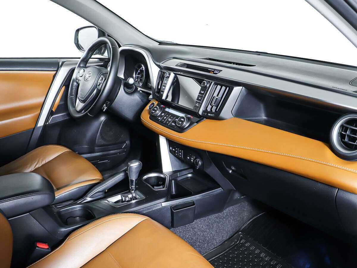 Купить Toyota RAV4 с пробегом. Фото: #8