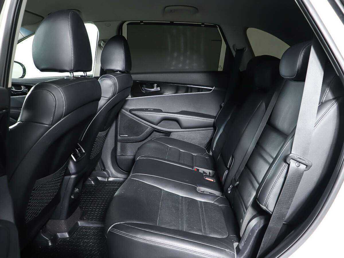 Купить Kia Sorento с пробегом. Фото: #9