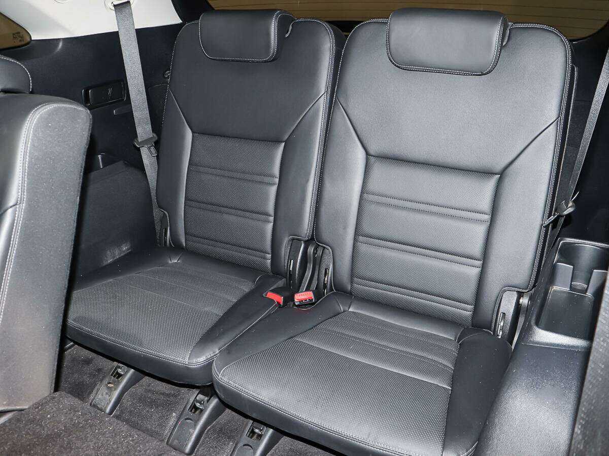 Купить Kia Sorento с пробегом. Фото: #10