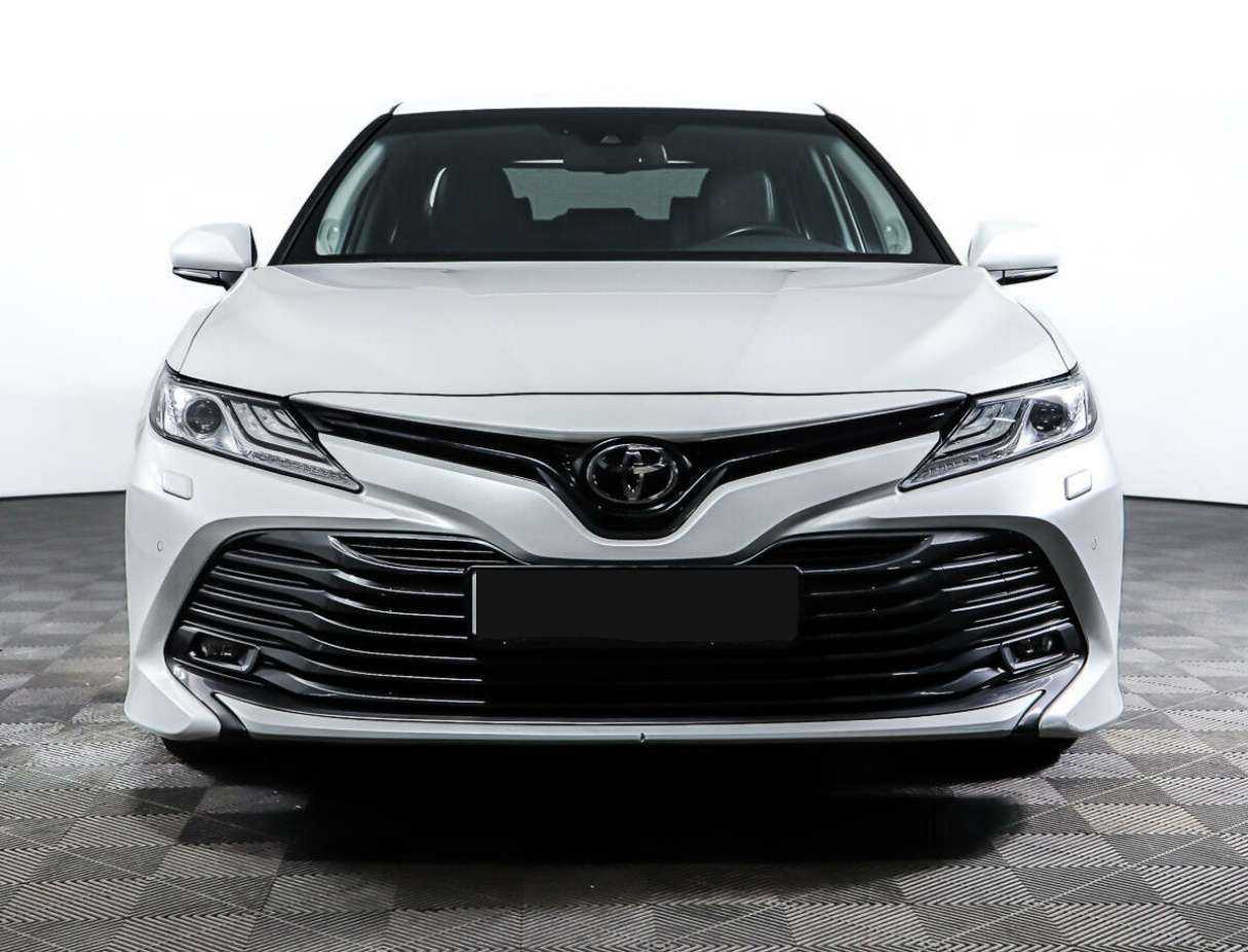 Купить Toyota Camry с пробегом. Фото: #1