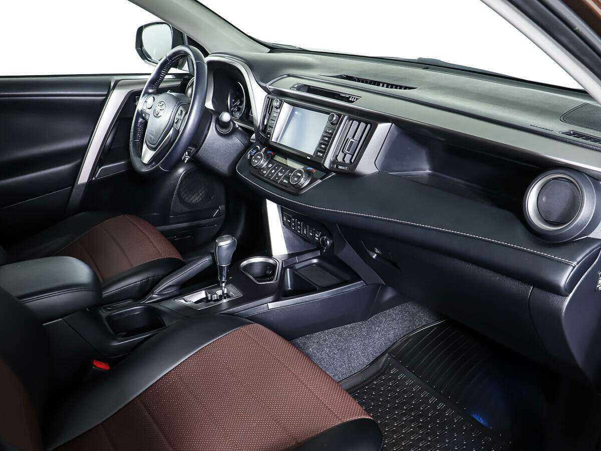 Купить Toyota RAV4 с пробегом. Фото: #7