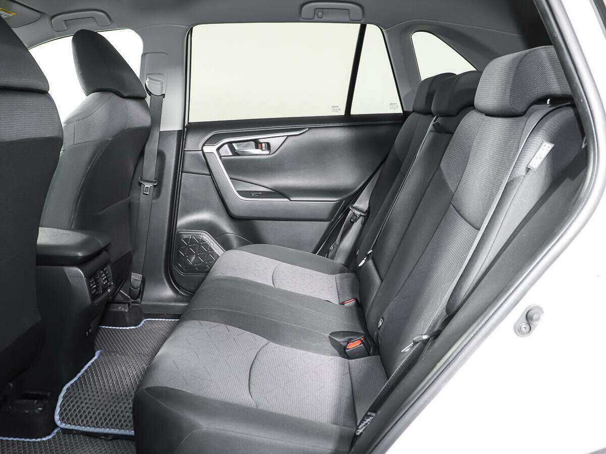 Купить Toyota RAV4 с пробегом. Фото: #9