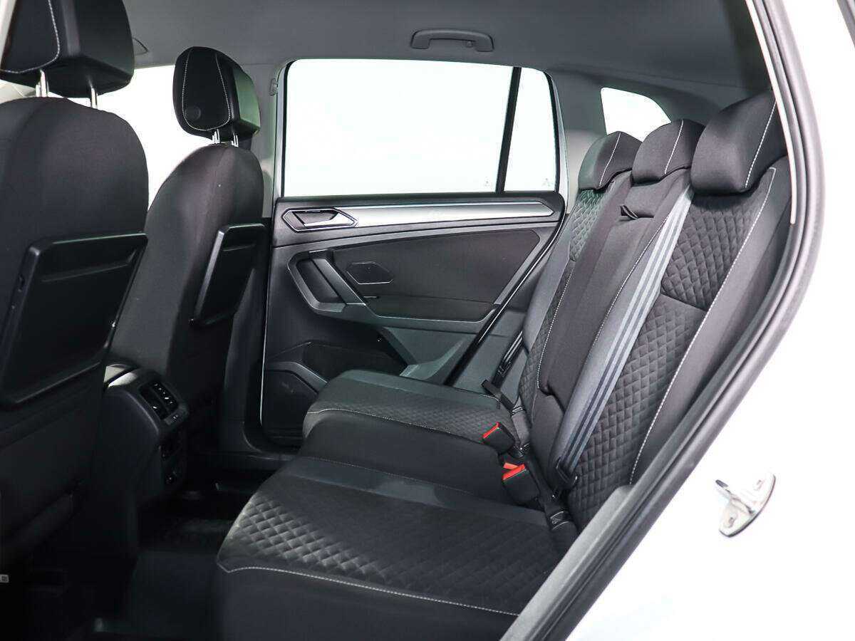 Купить Volkswagen Tiguan с пробегом. Фото: #9