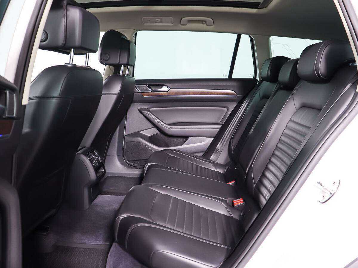 Купить Volkswagen Passat с пробегом. Фото: #9