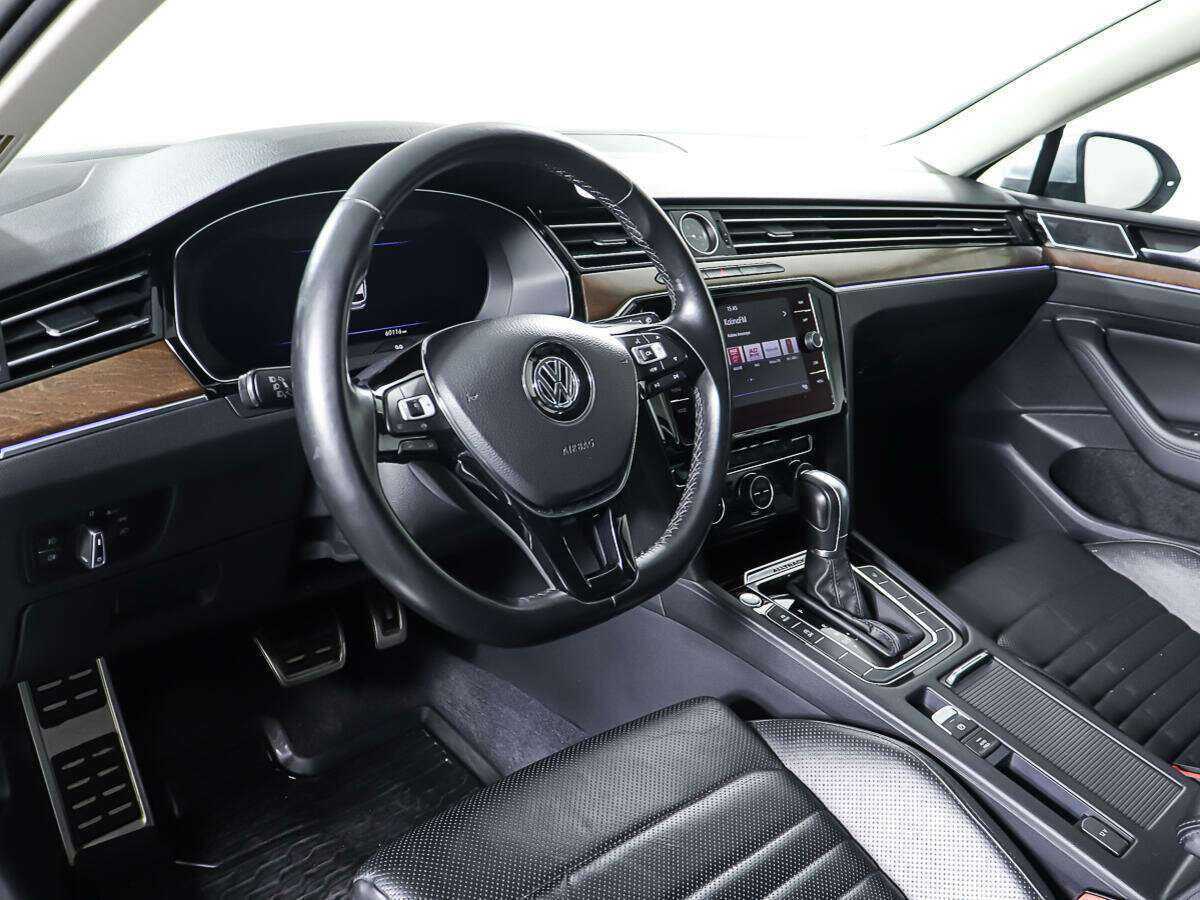 Купить Volkswagen Passat с пробегом. Фото: #12