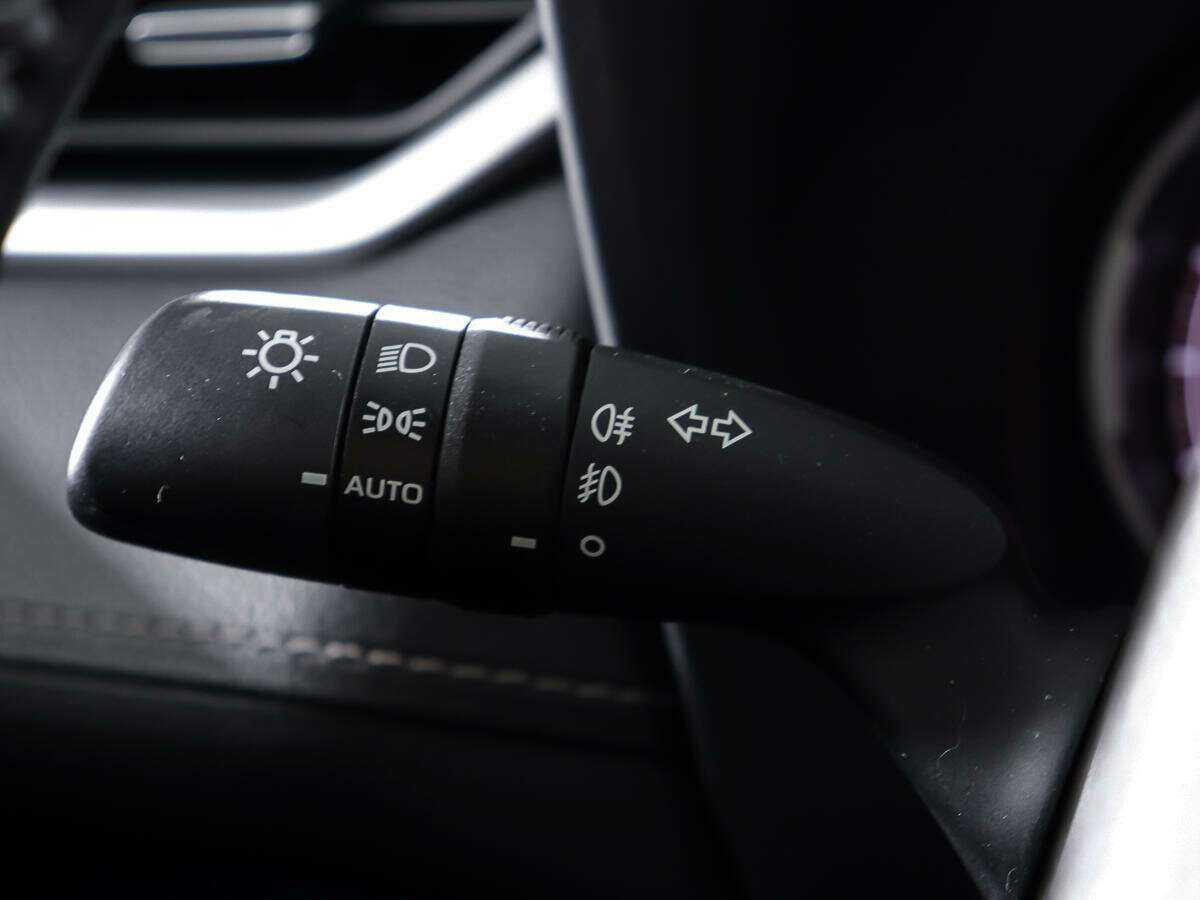 Купить Toyota RAV4 с пробегом. Фото: #17