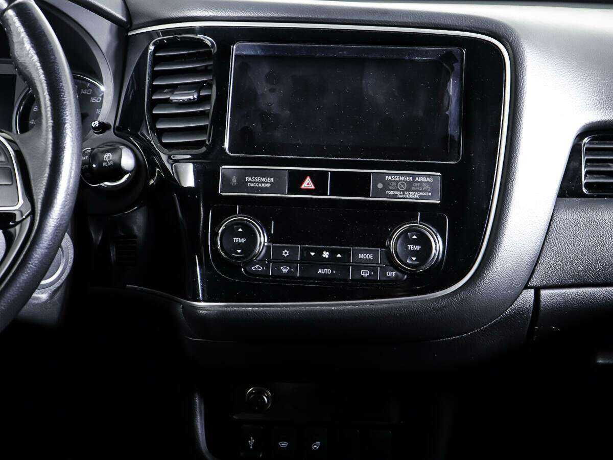 Купить Mitsubishi Outlander с пробегом. Фото: #11