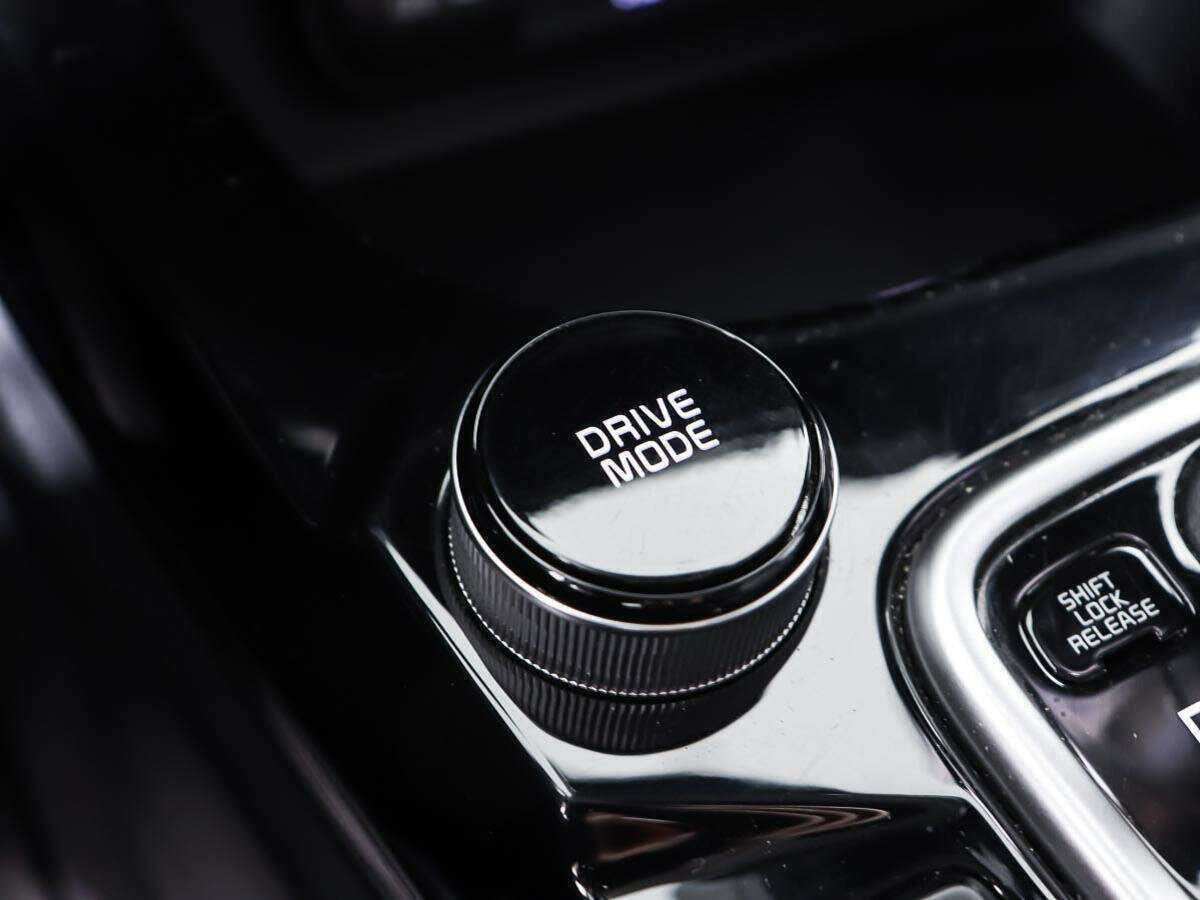 Купить Kia Seltos с пробегом. Фото: #19