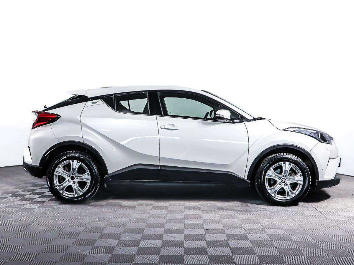 Купить Toyota C-HR с пробегом. Фото: #3