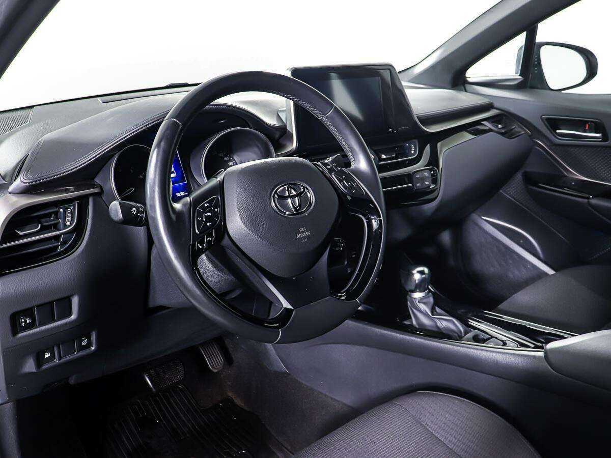 Купить Toyota C-HR с пробегом. Фото: #12