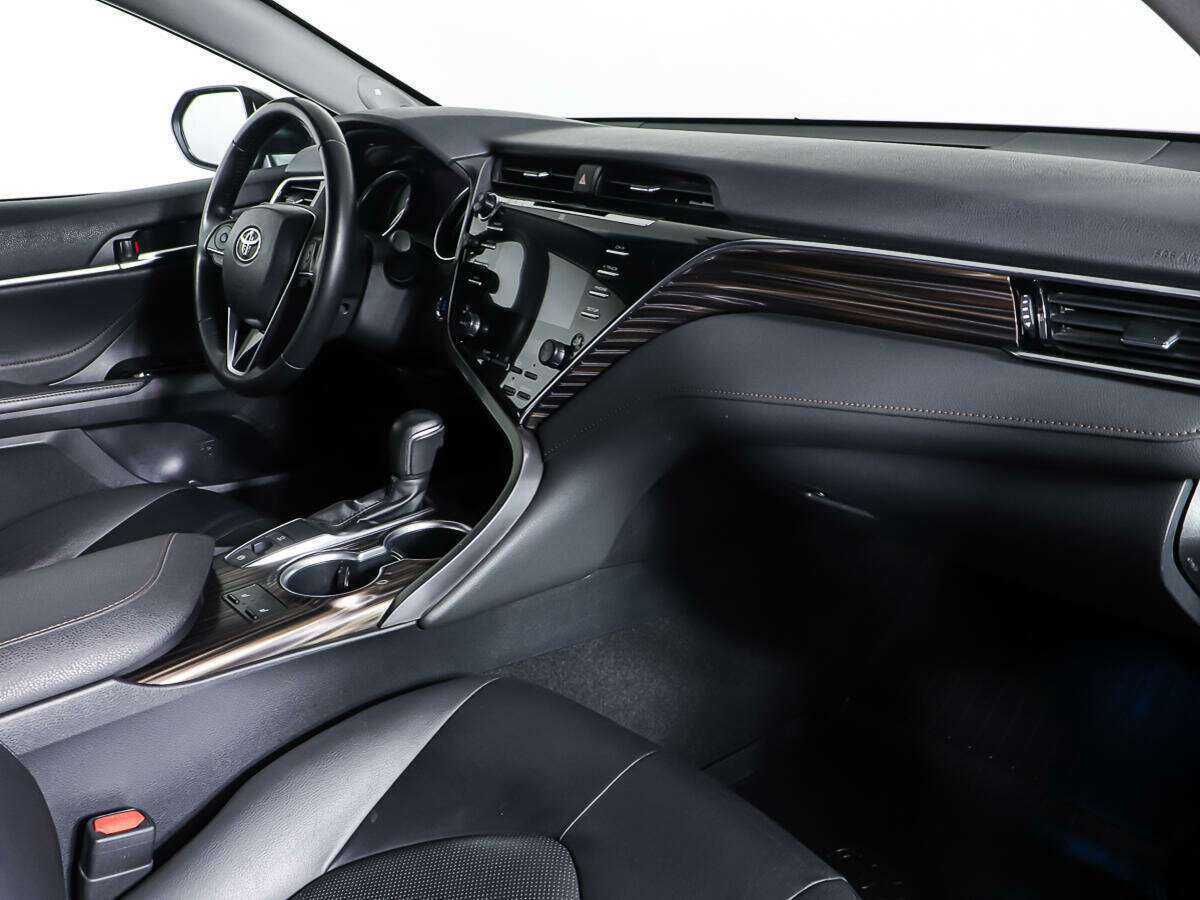Купить Toyota Camry с пробегом. Фото: #8