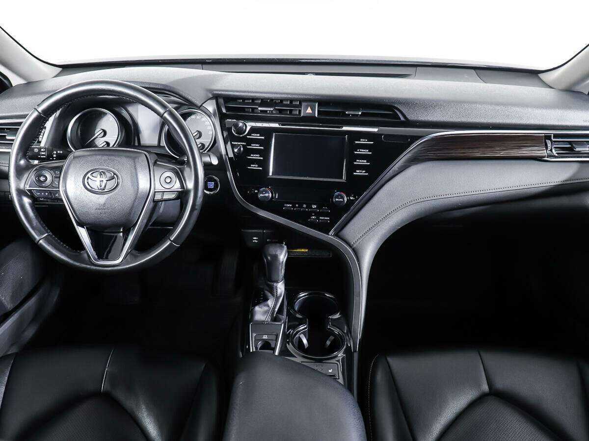 Купить Toyota Camry с пробегом. Фото: #10
