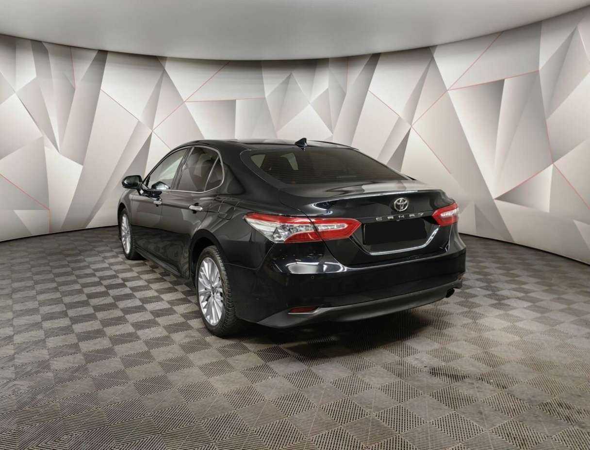 Купить Toyota Camry с пробегом. Фото: #2