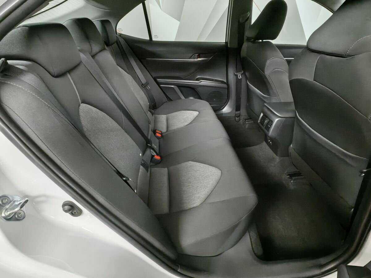 Купить Toyota Camry с пробегом. Фото: #11
