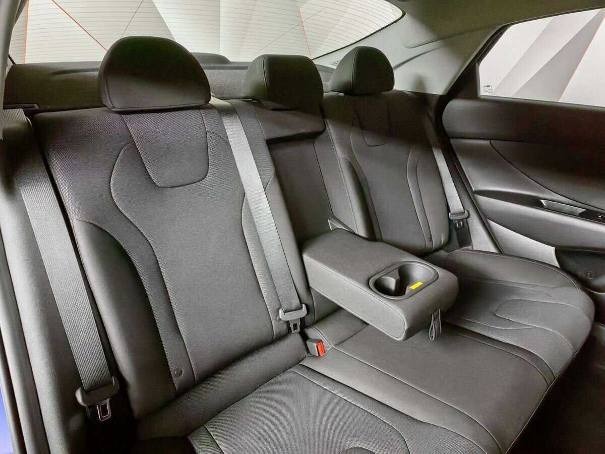 Купить Hyundai Elantra с пробегом. Фото: #12