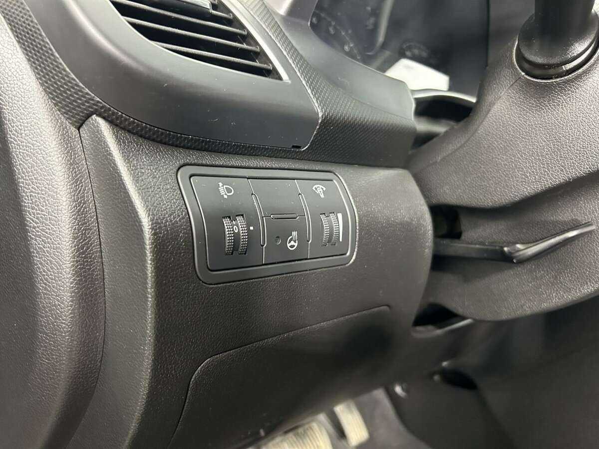 Купить Hyundai Solaris с пробегом. Фото: #8