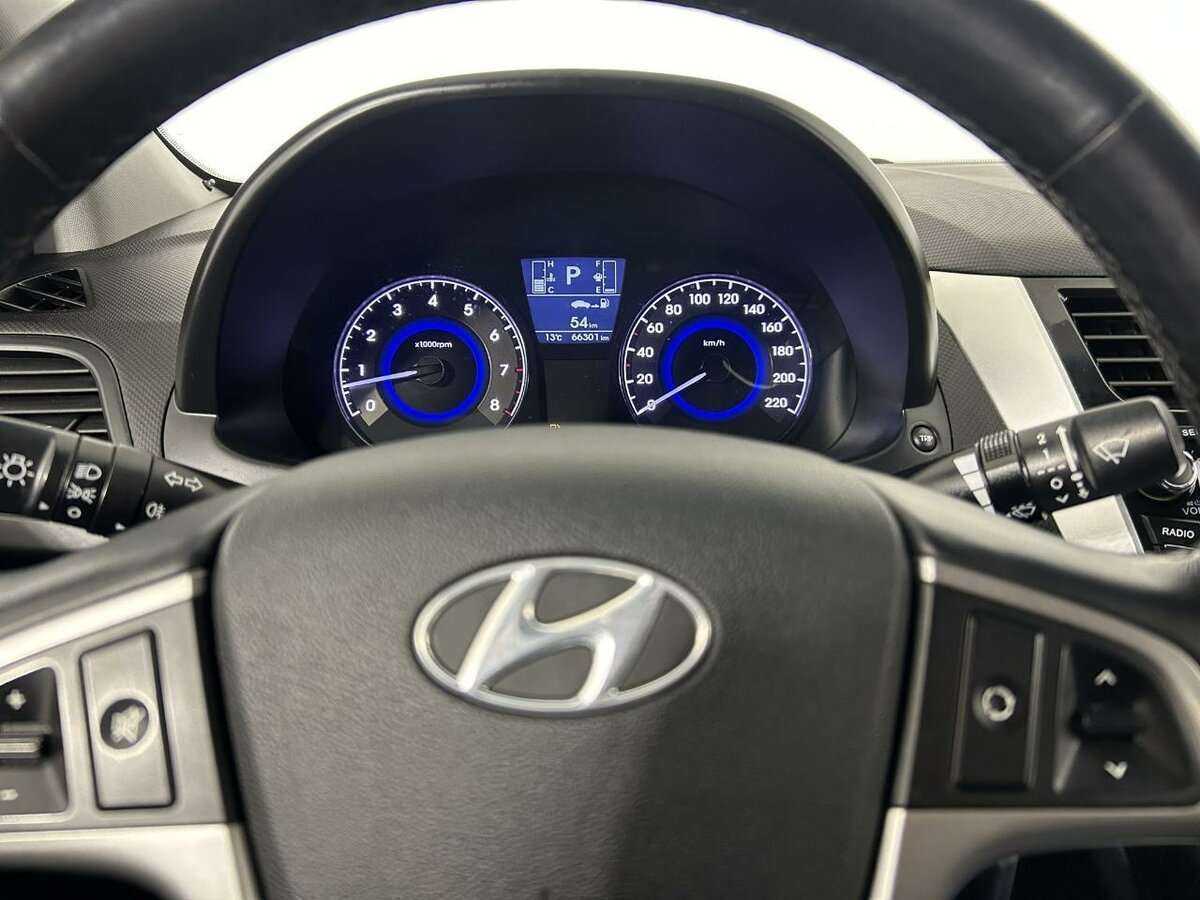 Купить Hyundai Solaris с пробегом. Фото: #10