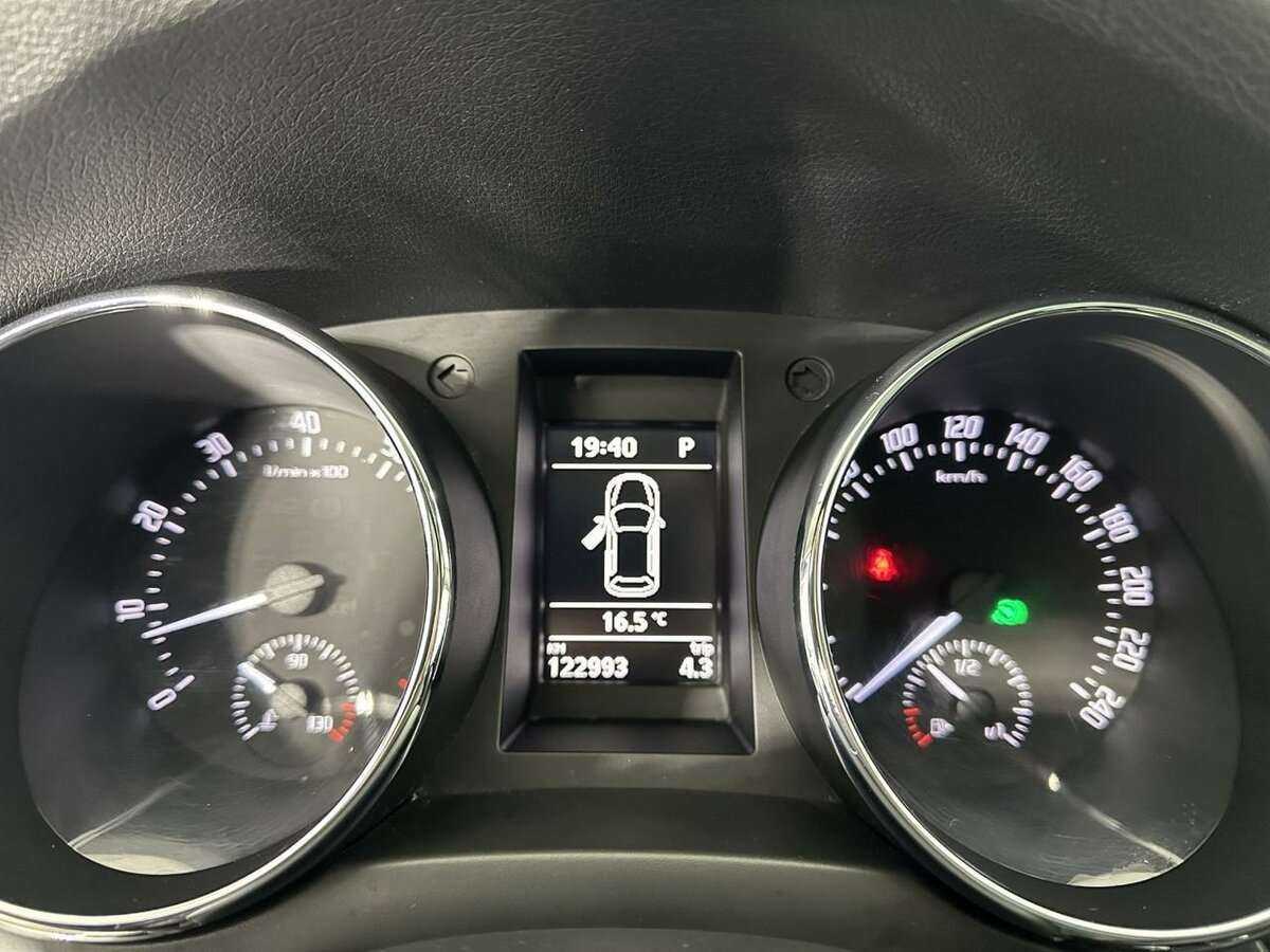 Купить Skoda Yeti с пробегом. Фото: #10