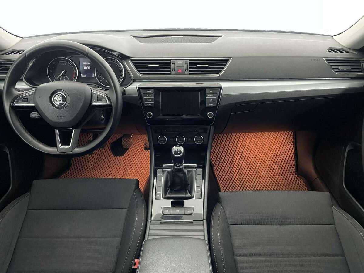 Купить Skoda Superb с пробегом. Фото: #5