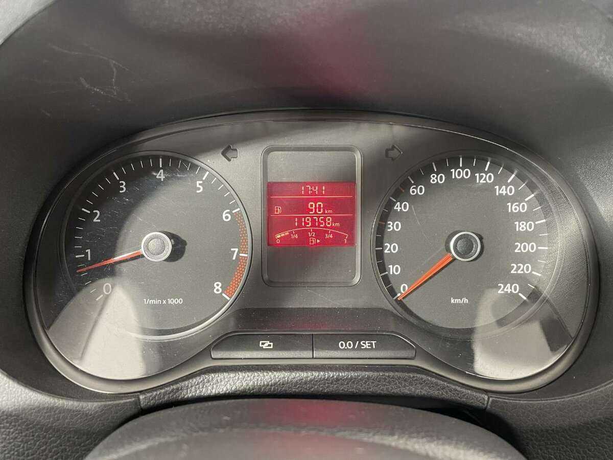 Купить Volkswagen Polo с пробегом. Фото: #10