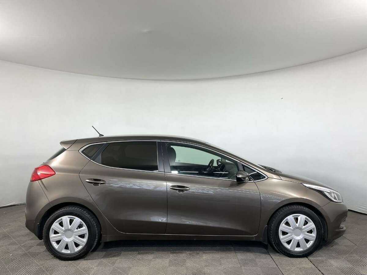 Купить Kia Ceed с пробегом. Фото: #3
