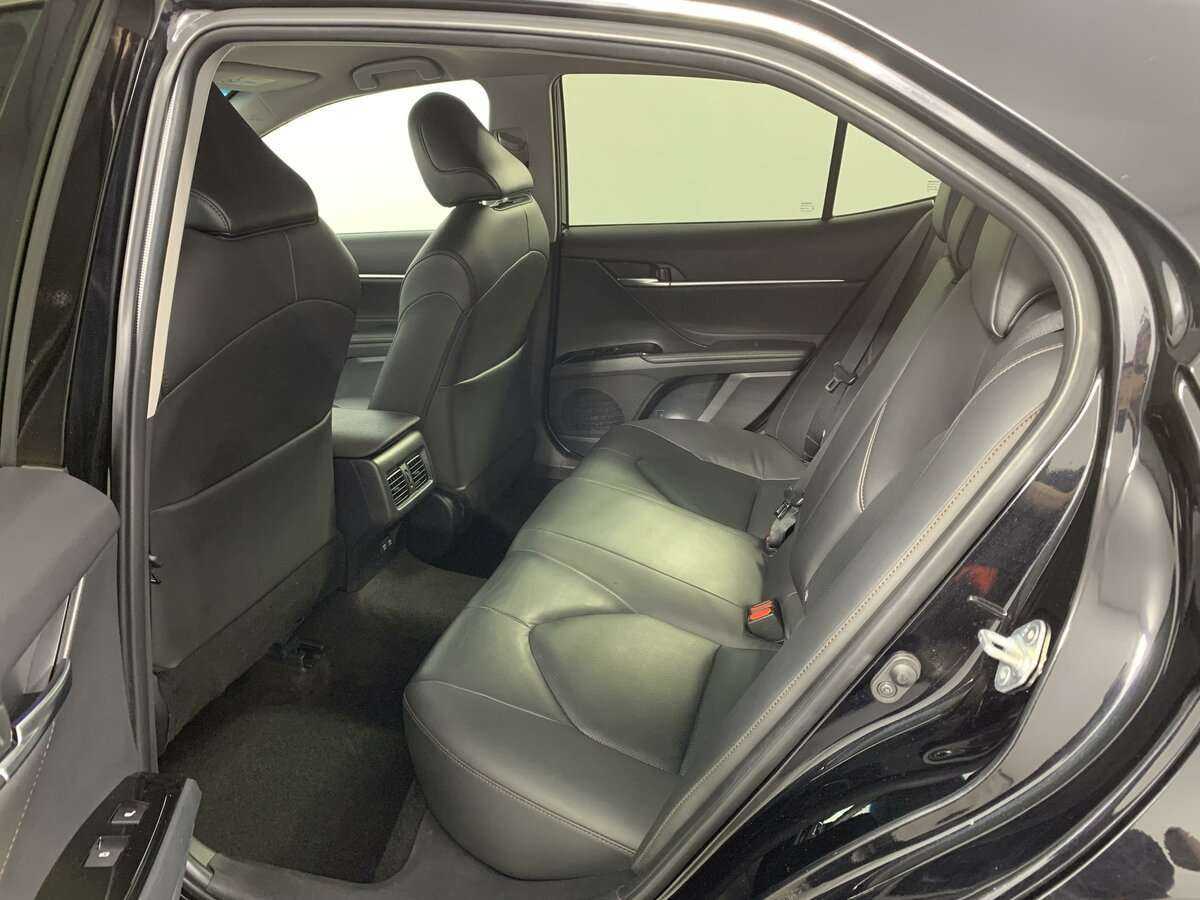 Купить Toyota Camry с пробегом. Фото: #7
