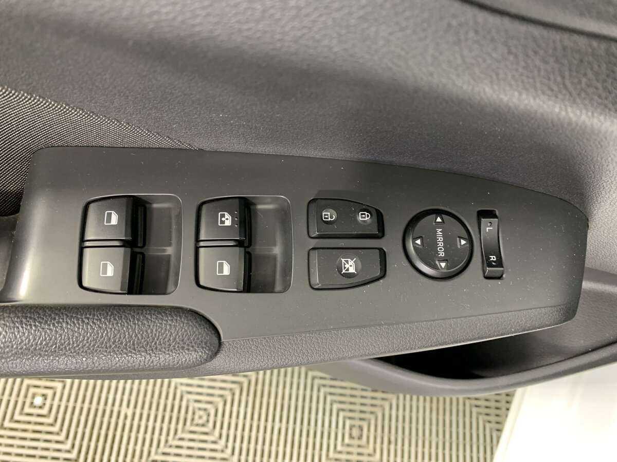 Купить Hyundai Solaris с пробегом. Фото: #17