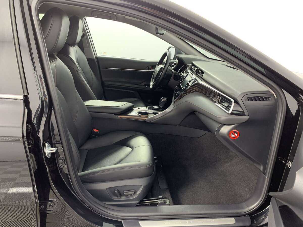 Купить Toyota Camry с пробегом. Фото: #14