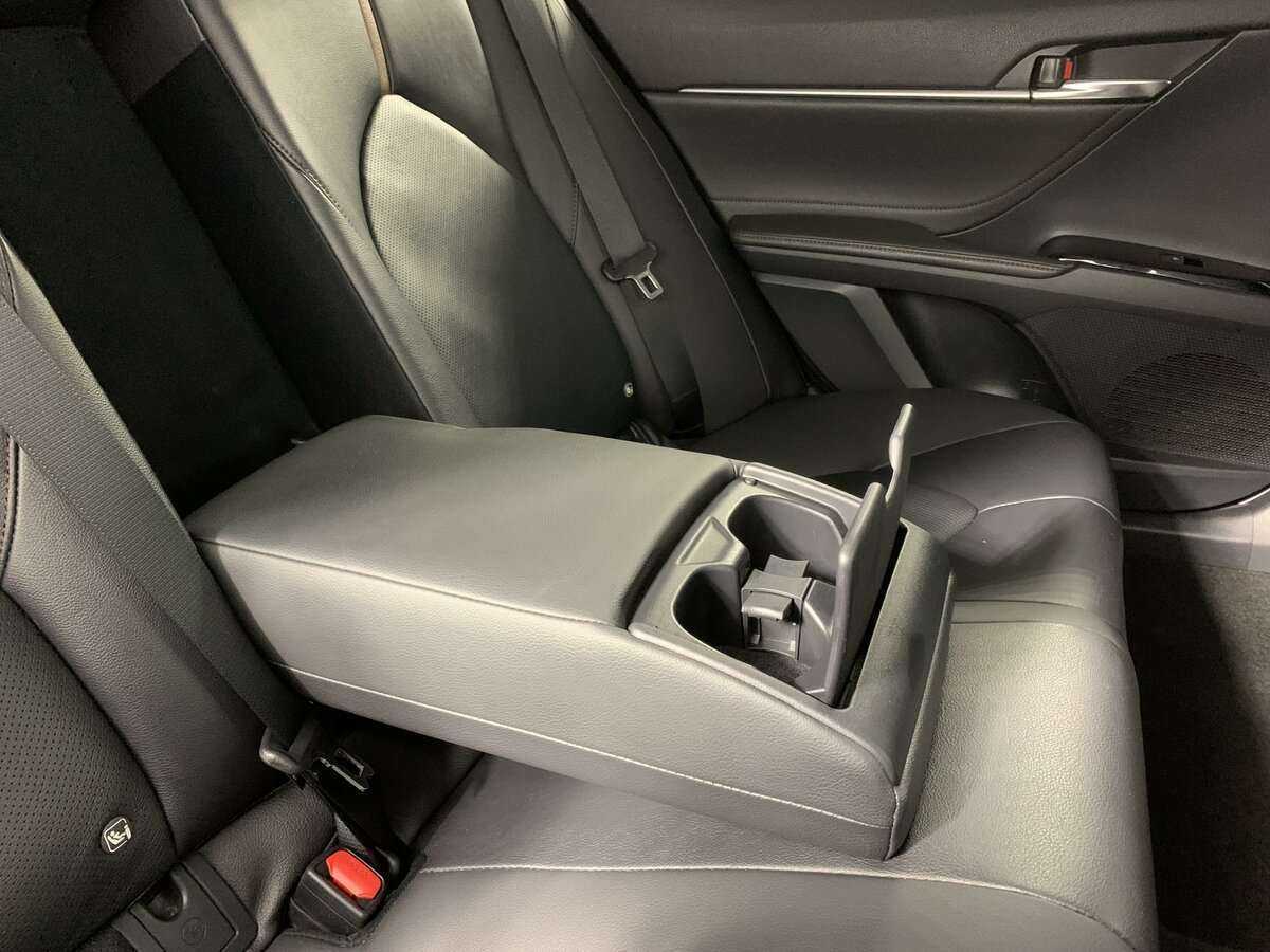 Купить Toyota Camry с пробегом. Фото: #16