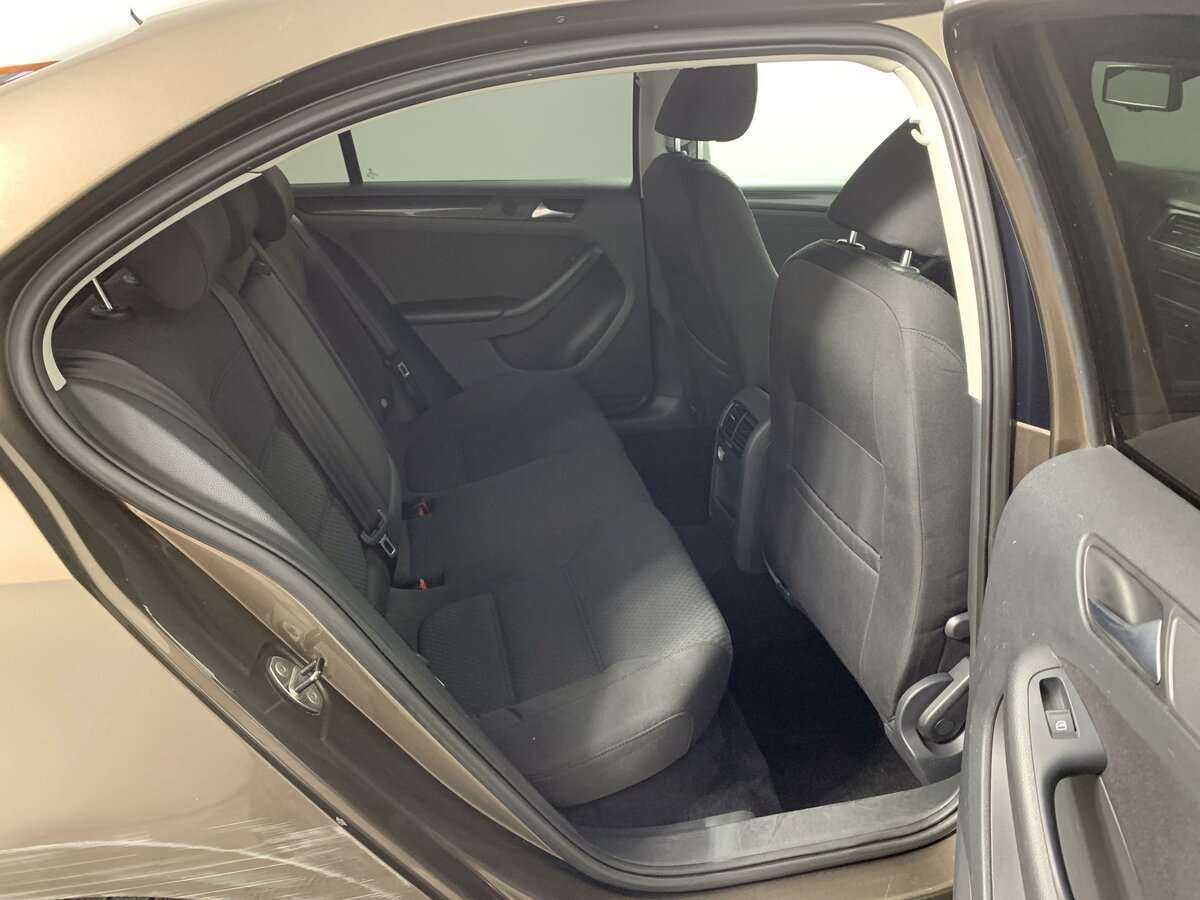 Купить Volkswagen Jetta с пробегом. Фото: #14