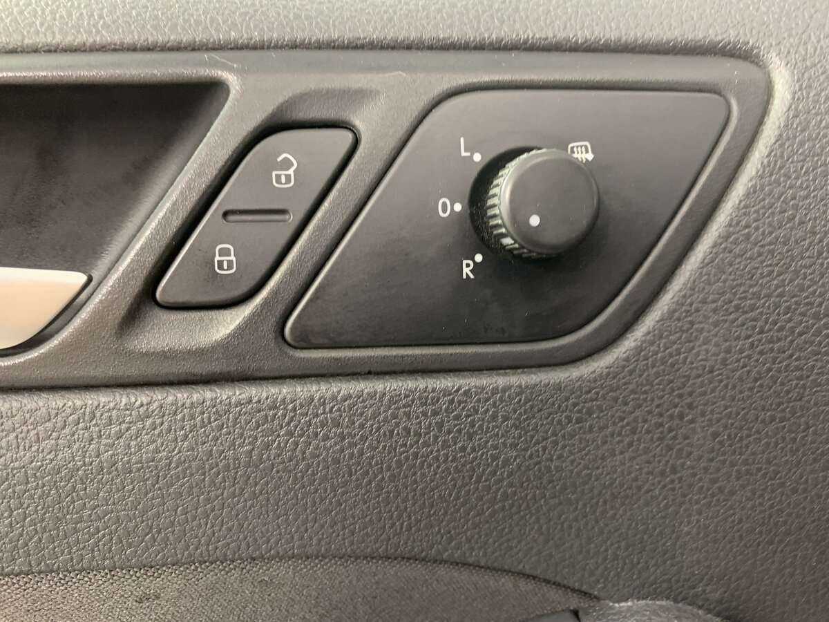 Купить Volkswagen Jetta с пробегом. Фото: #16