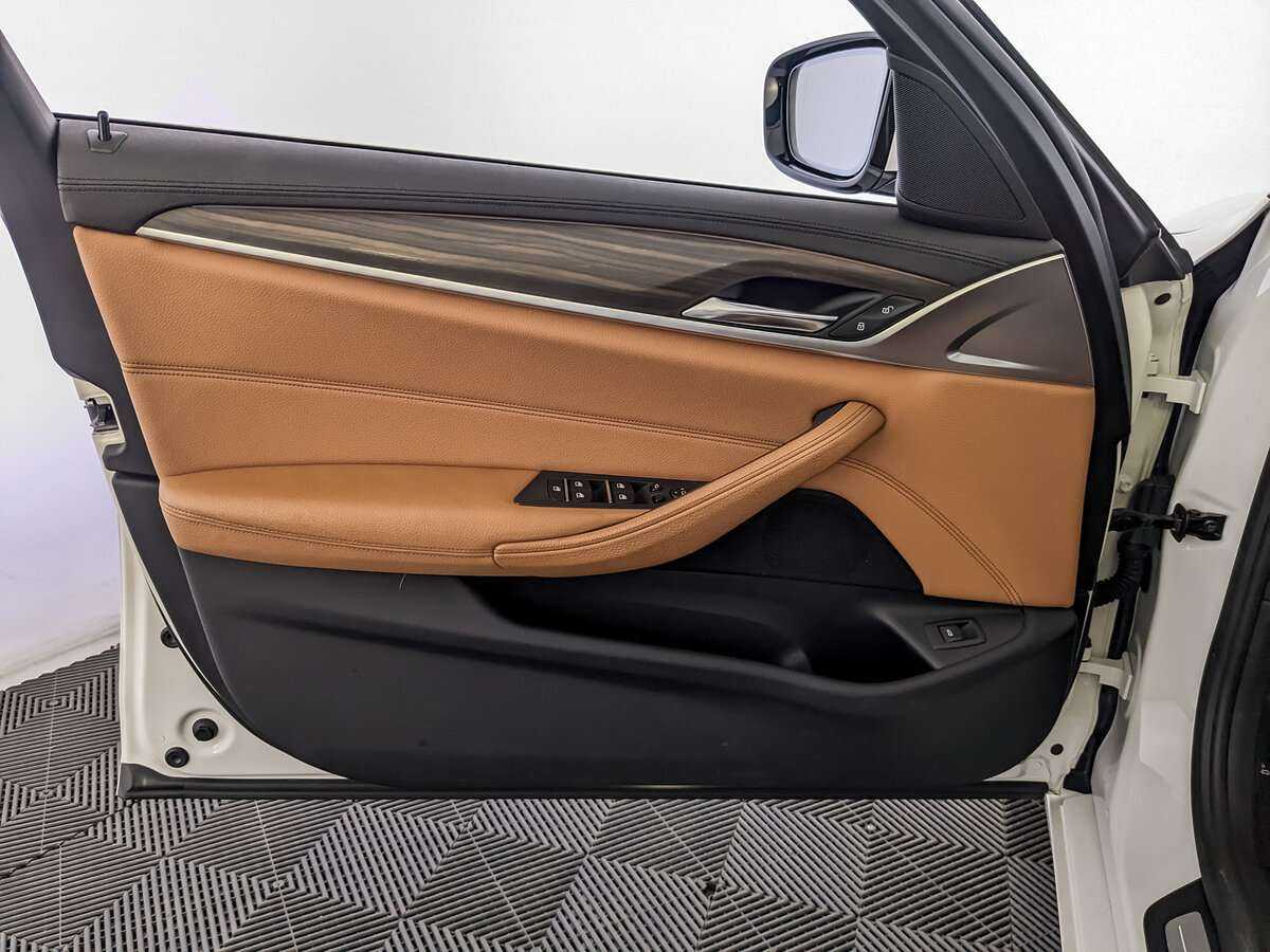 Купить BMW 5 серии с пробегом. Фото: #13