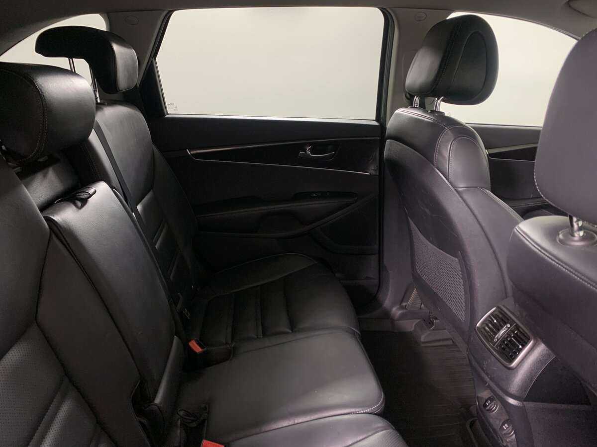 Купить Kia Sorento с пробегом. Фото: #17