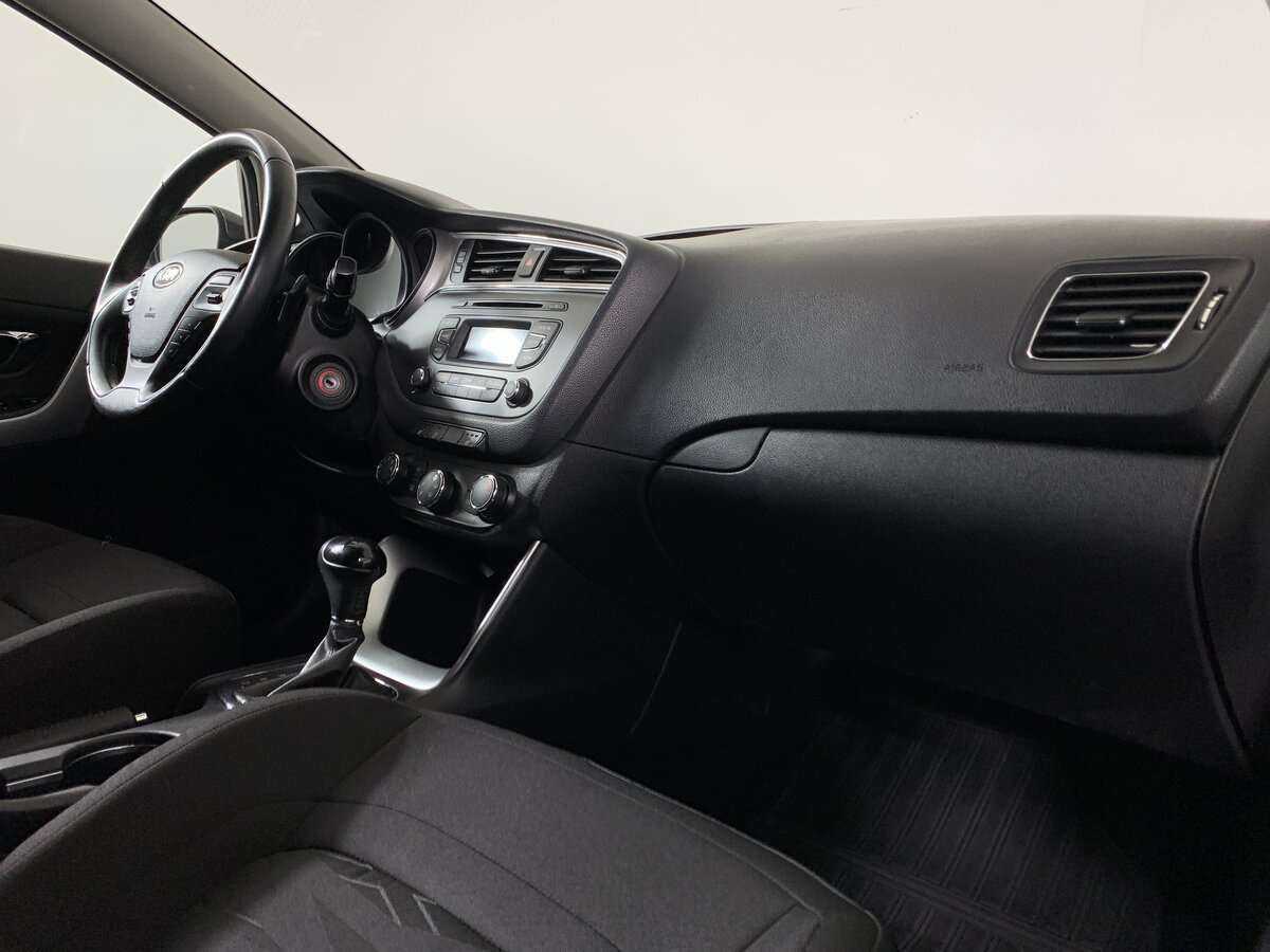 Купить Kia Ceed с пробегом. Фото: #10