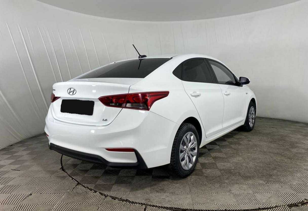 Купить Hyundai Solaris с пробегом. Фото: #2