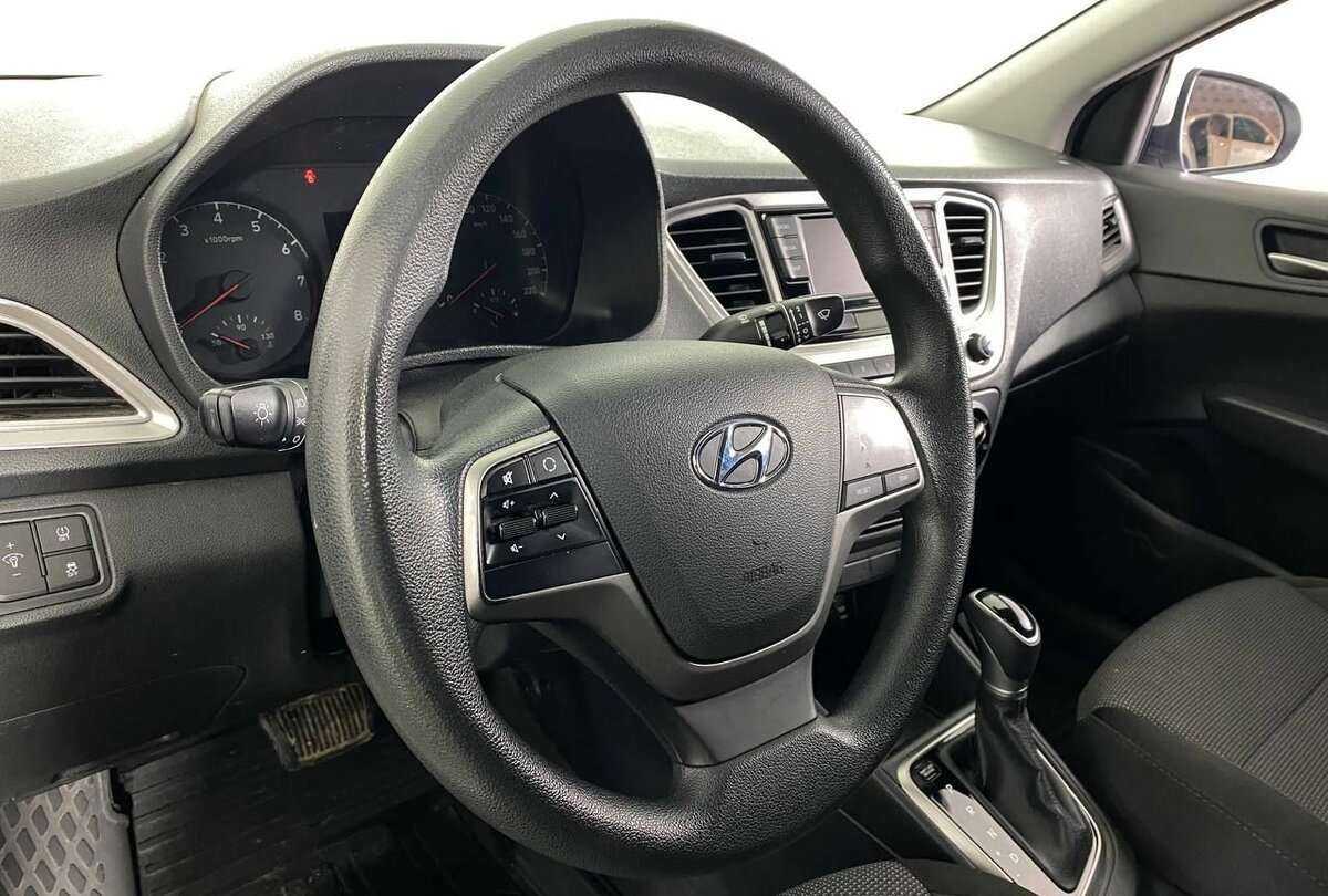 Купить Hyundai Solaris с пробегом. Фото: #9