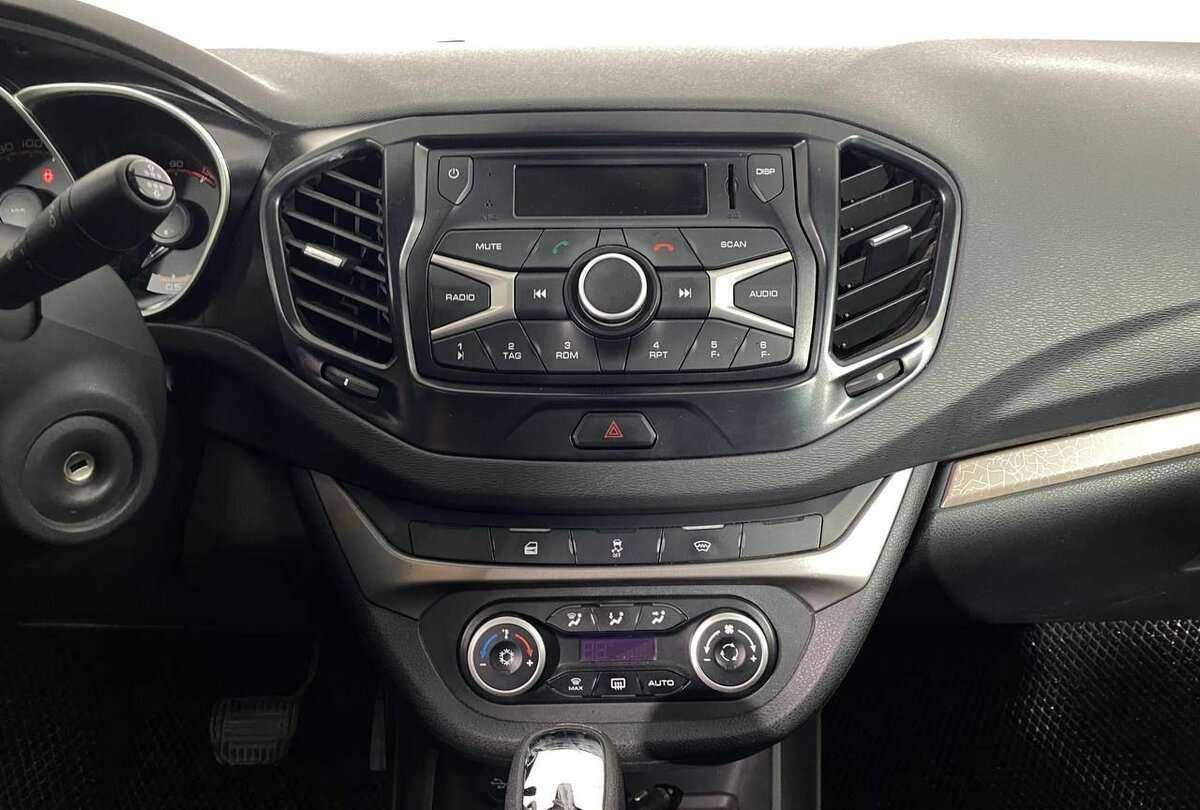 Купить Lada (ВАЗ) Vesta с пробегом. Фото: #11