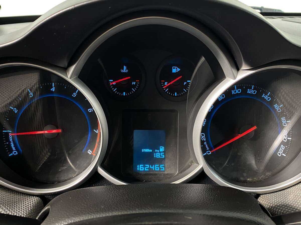 Купить Chevrolet Cruze с пробегом. Фото: #12