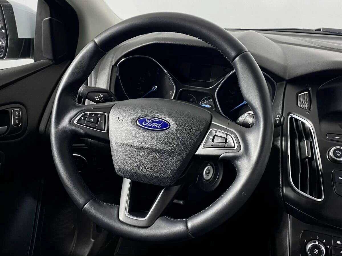 Купить Ford Focus с пробегом. Фото: #9