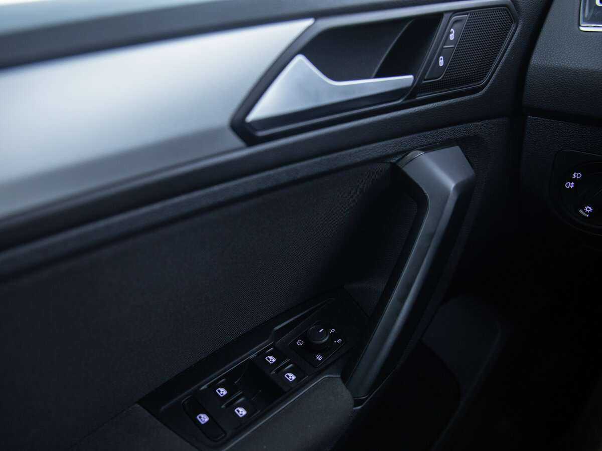 Купить Volkswagen Tiguan с пробегом. Фото: #16