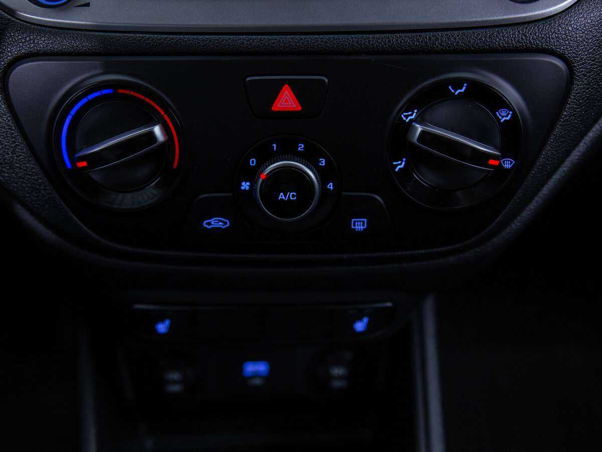 Купить Hyundai Solaris с пробегом. Фото: #14