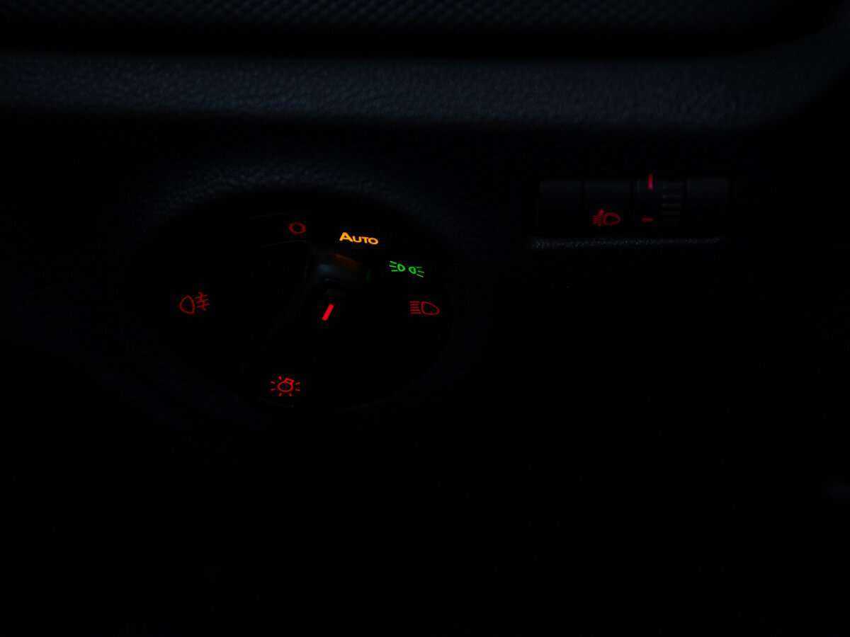 Купить Volkswagen Polo с пробегом. Фото: #13