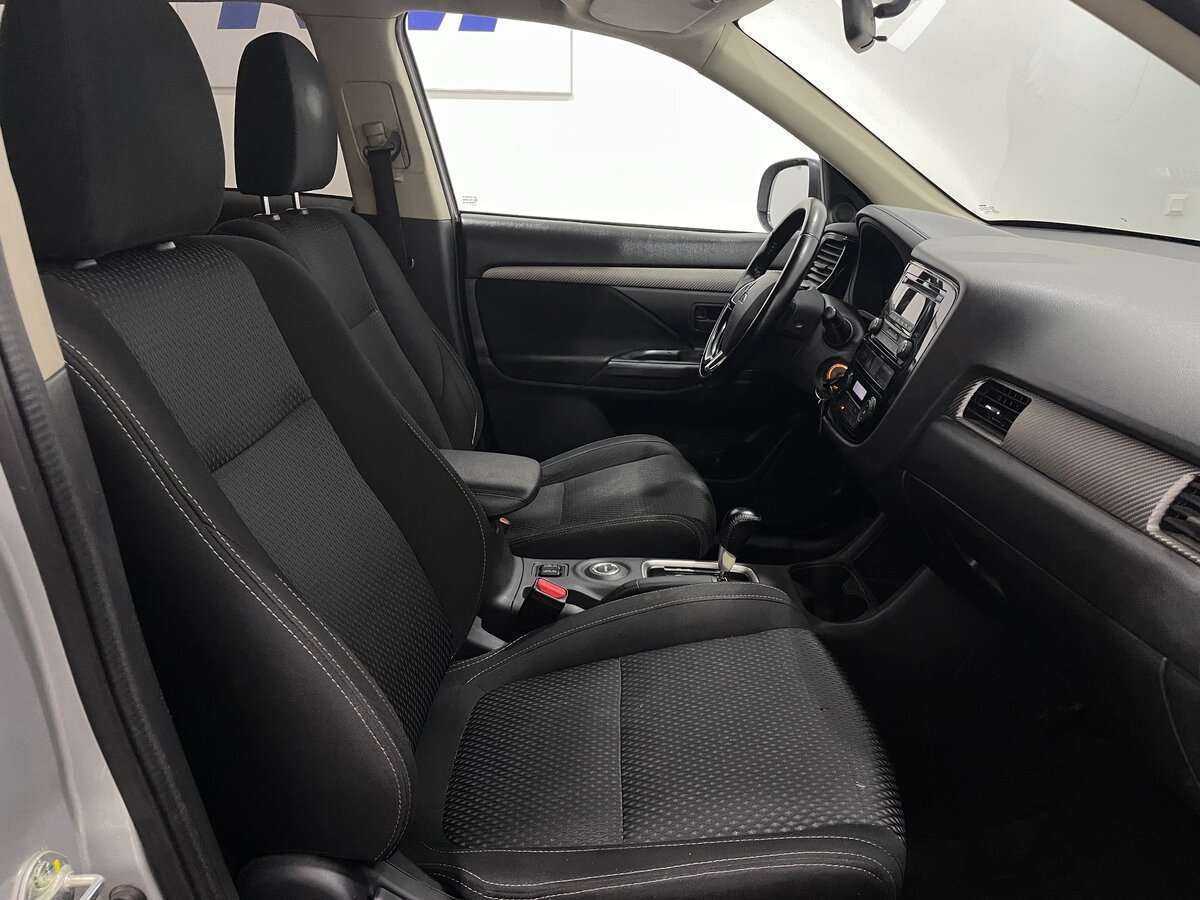 Купить Mitsubishi Outlander с пробегом. Фото: #7