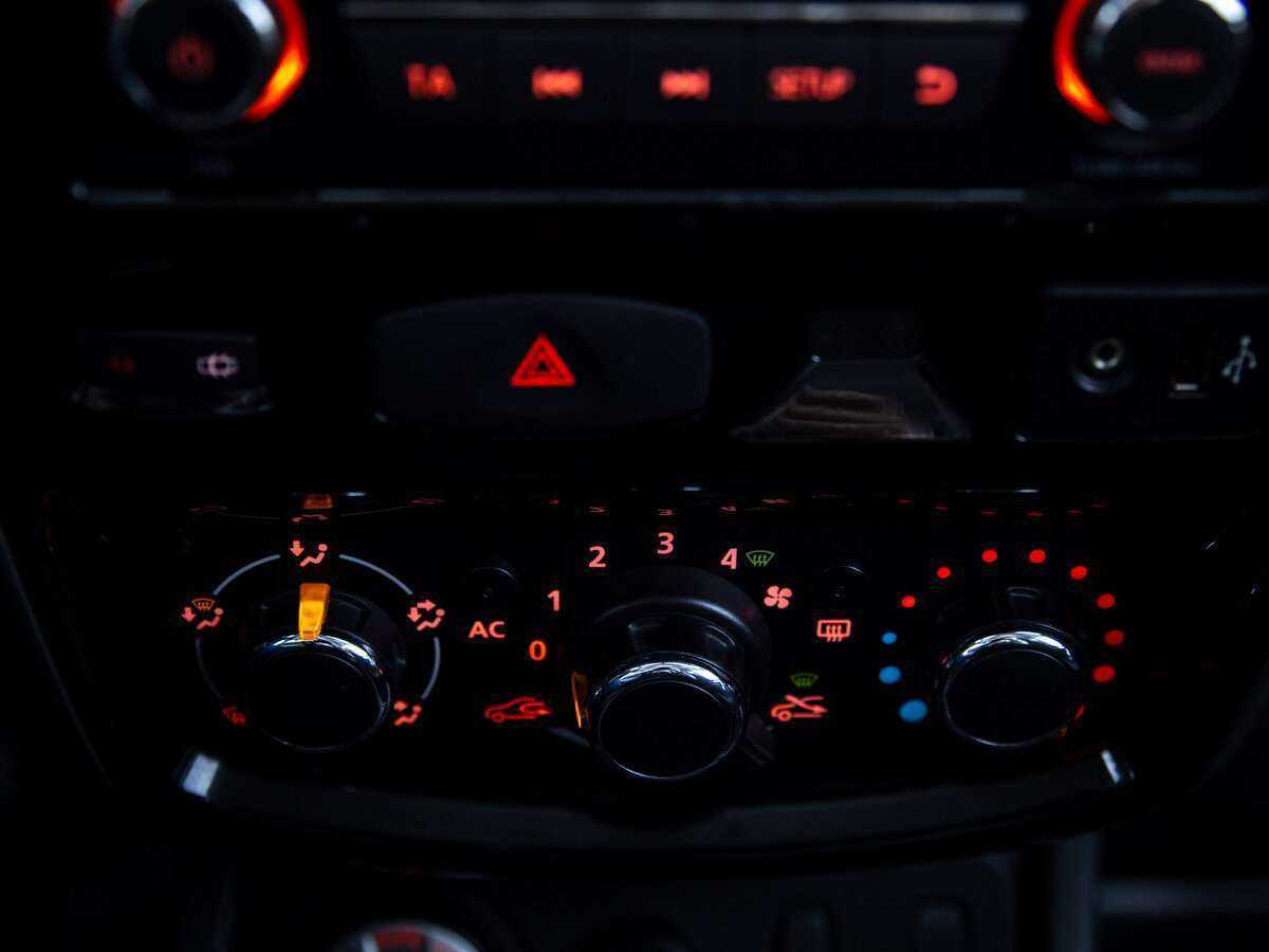 Купить Nissan Terrano с пробегом. Фото: #15