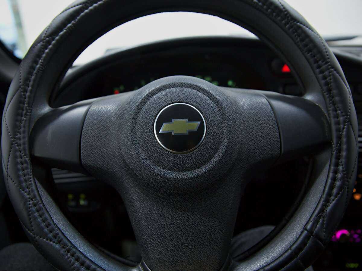 Купить Chevrolet Niva с пробегом. Фото: #9