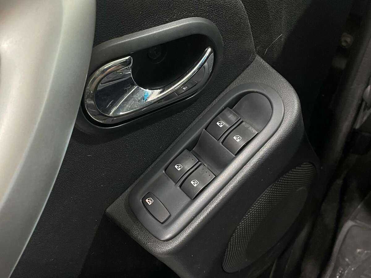 Купить Nissan Terrano с пробегом. Фото: #10