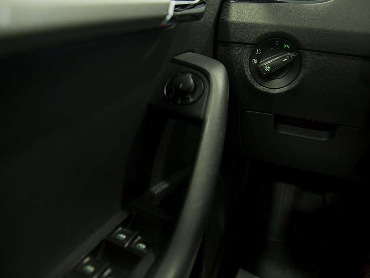 Купить Skoda Octavia с пробегом. Фото: #11