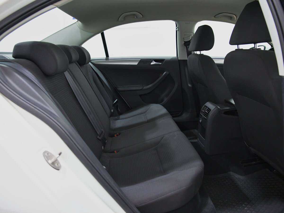 Купить Volkswagen Jetta с пробегом. Фото: #3