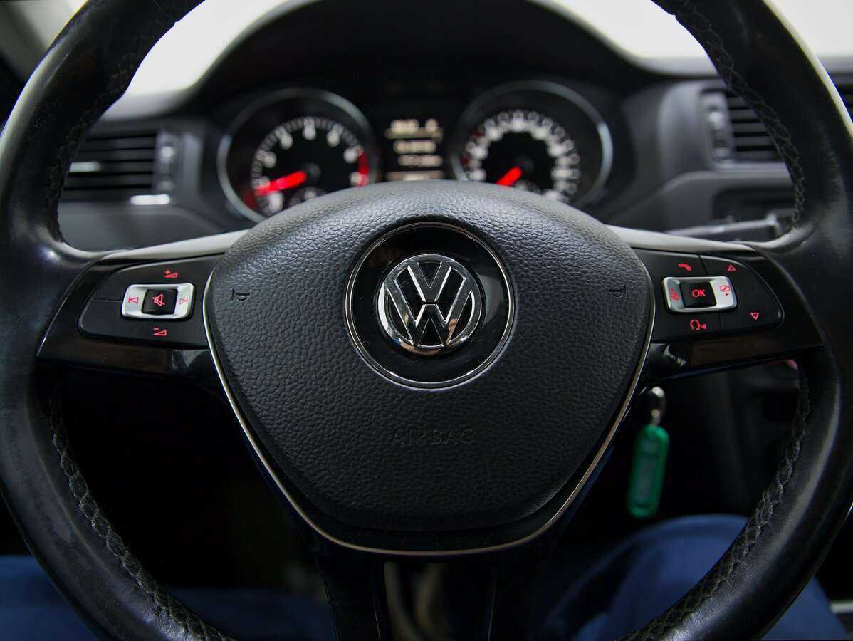 Купить Volkswagen Jetta с пробегом. Фото: #7
