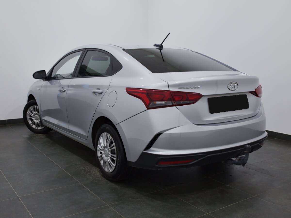 Купить Hyundai Solaris с пробегом. Фото: #2